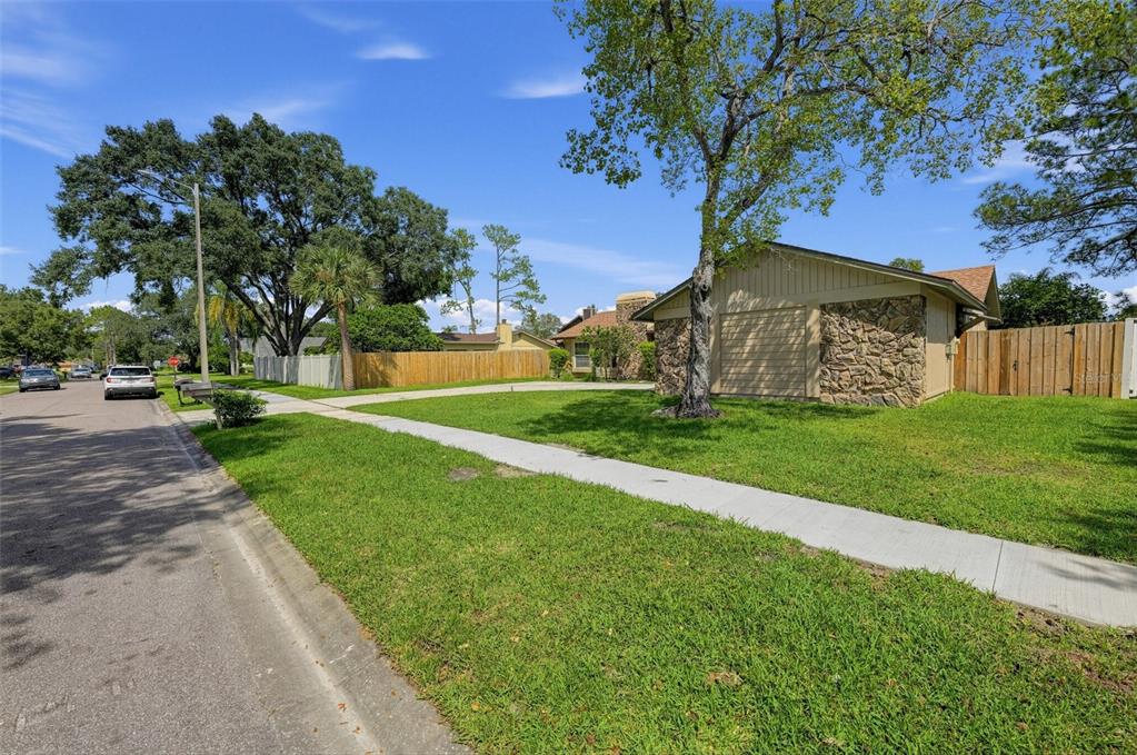 4165 ROLLING SPRINGS DRIVE, TAMPA, FL — photo 4 of 30