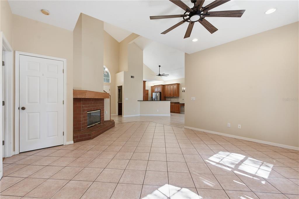 4369 14TH WAY NE, ST PETERSBURG, FL — photo 3 of 53