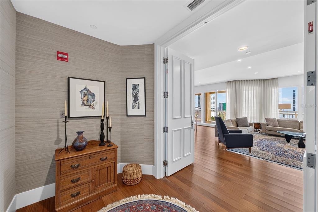 35 WATERGATE DRIVE UNIT 1104, SARASOTA, FL — photo 3 of 30