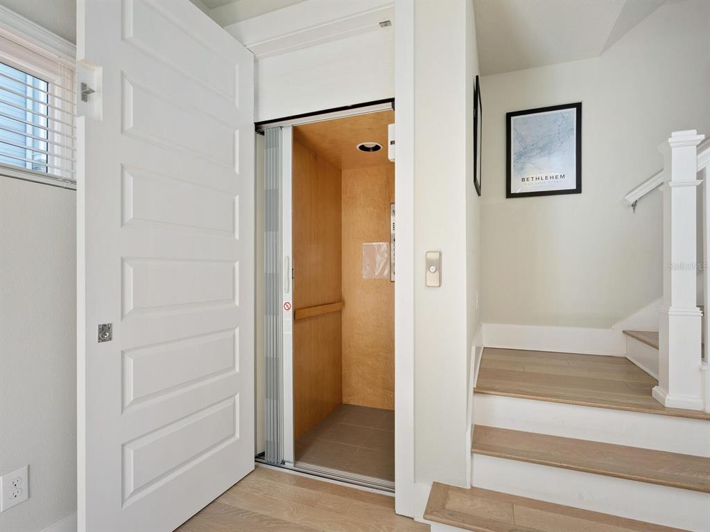508 LAUREL PARK DRIVE, SARASOTA, FL — photo 4 of 30