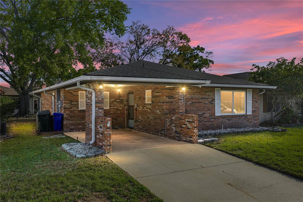 466 LAKE CAROLYN CIRCLE
