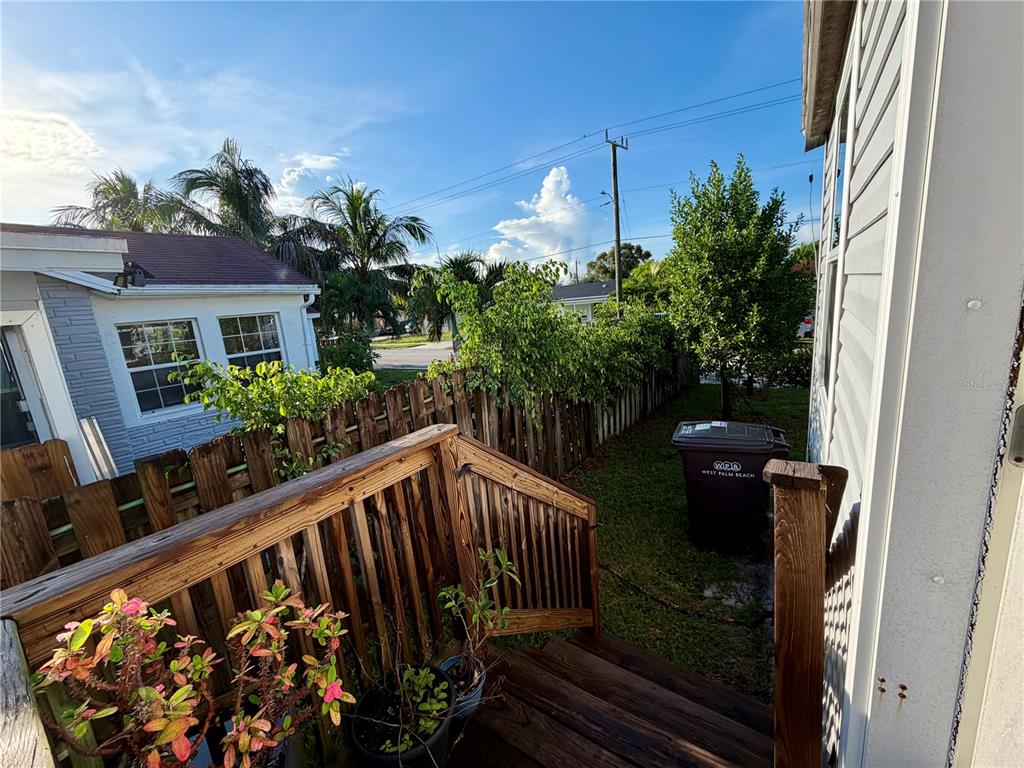 755 RIDGEWOOD RD, WEST PALM BEACH, FL — photo 2 of 26