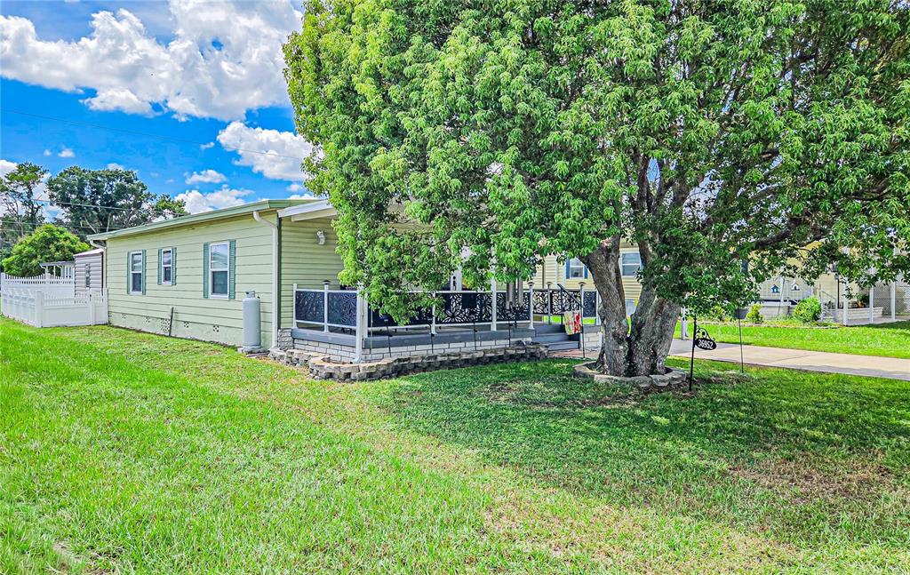 36952 GRACE AVENUE, ZEPHYRHILLS, FL — photo 4 of 30