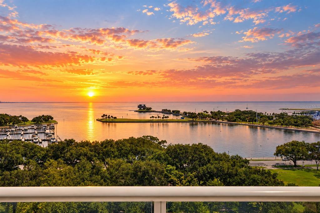400 BEACH DRIVE NE UNIT 1004, ST PETERSBURG, FL — photo 2 of 30