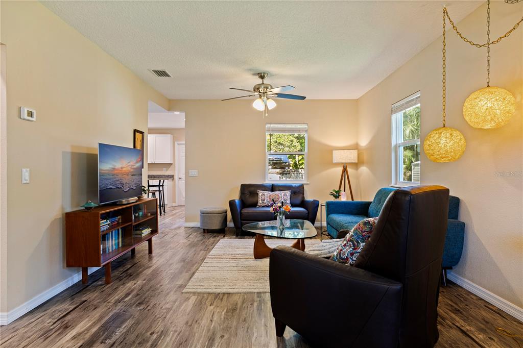 401 DEMPSEY ROAD, PALM HARBOR, FL — photo 5 of 30