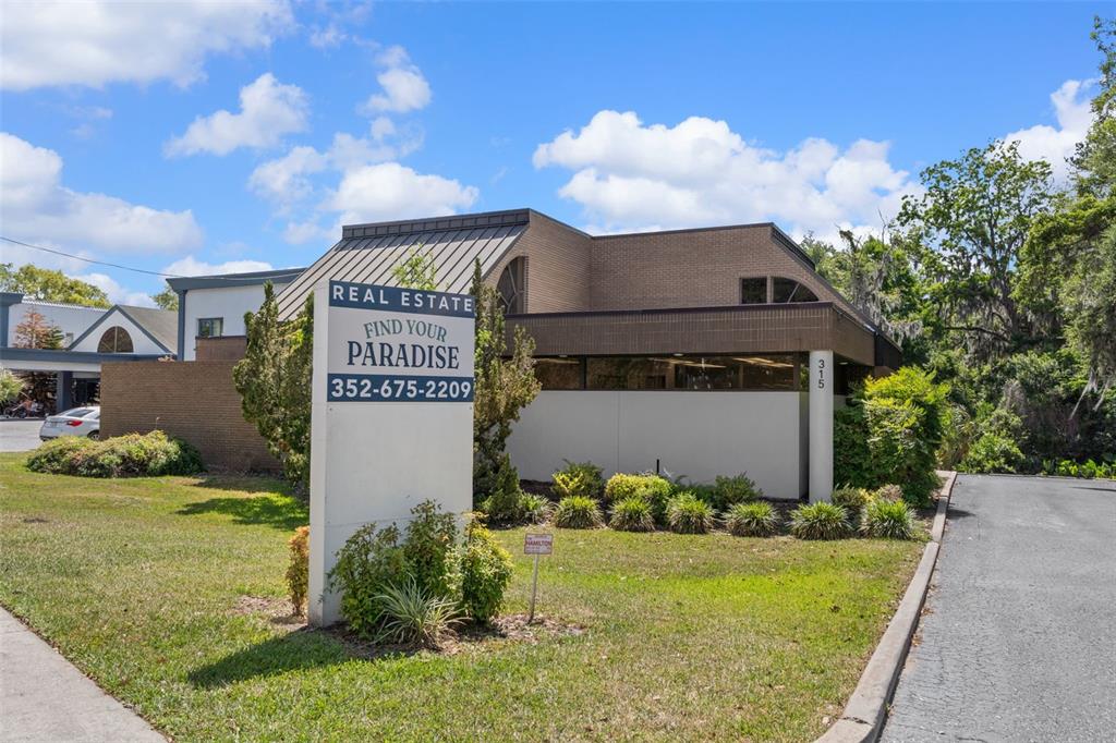 315 HOWELL AVENUE