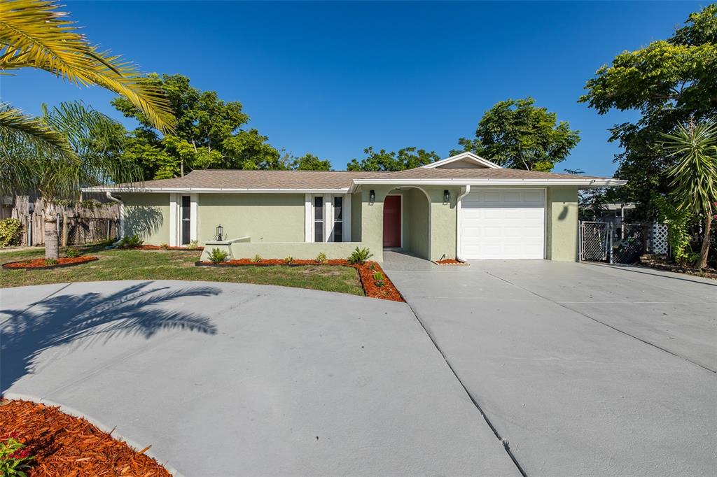 11611 NEWELL DRIVE, PORT RICHEY, FL — photo 2 of 30