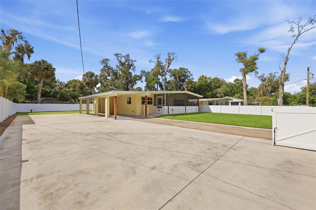 742 TEMPLE AVENUE, ORANGE CITY, FL — photo 4 of 30