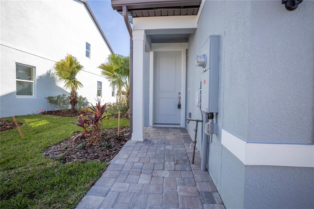 11261 BEACH WALK WAY NE, ST PETERSBURG, FL — photo 3 of 39