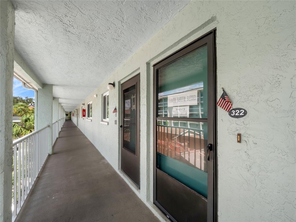 801 83RD AVENUE N UNIT 322, ST PETERSBURG, FL — photo 3 of 47