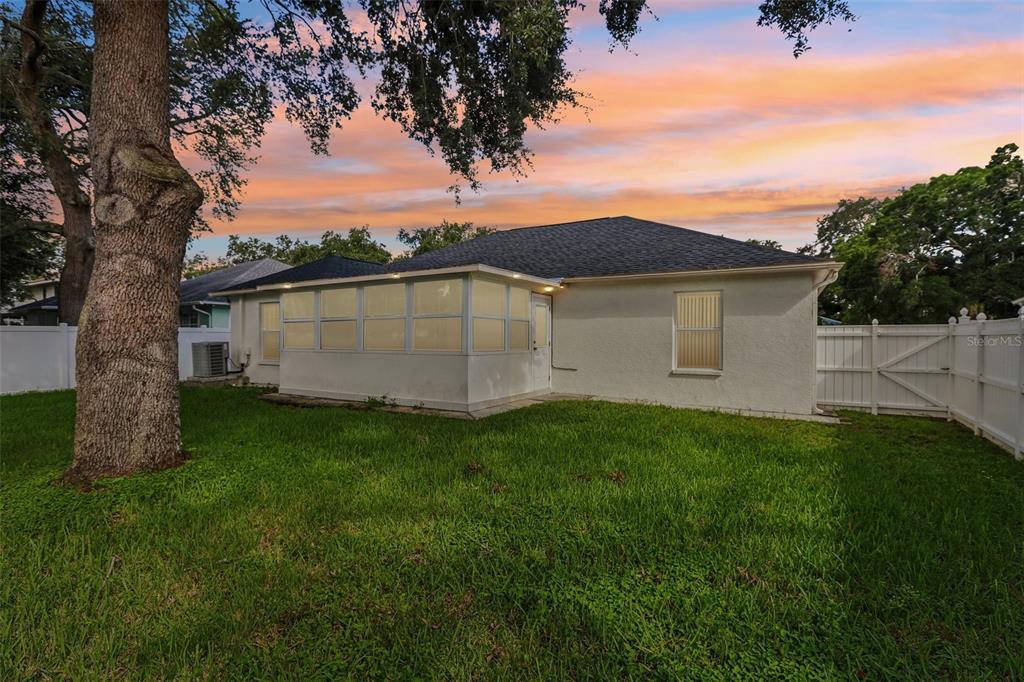 512 ATWOOD AVENUE N, ST PETERSBURG, FL — photo 2 of 30