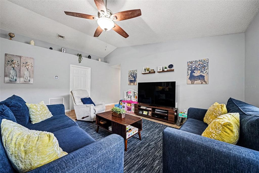 30944 TEHO STREET, MOUNT PLYMOUTH, FL — photo 5 of 25