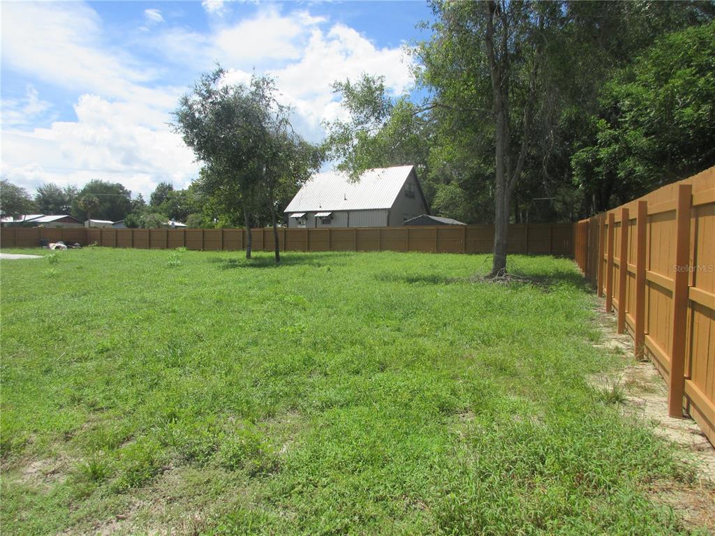 16061 SE 17TH STREET, OCKLAWAHA, FL — photo 5 of 30