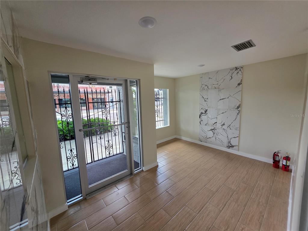 217 S OAK AVENUE, SANFORD, FL — photo 5 of 16
