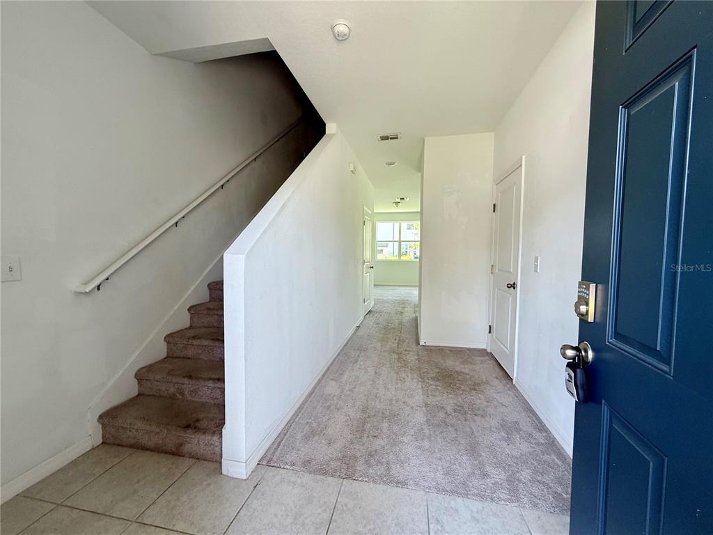 476 MADISON DRIVE, DAVENPORT, FL — photo 2 of 11
