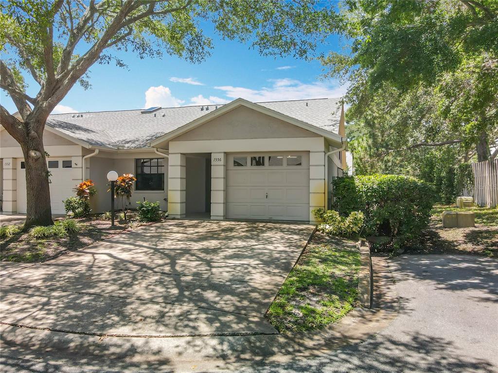 1556 LYNDA LANE