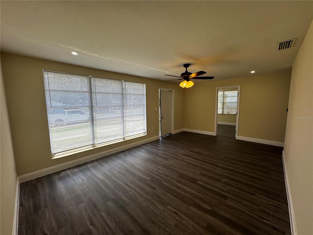 1610 CREST AVENUE, LEESBURG, FL — photo 4 of 15