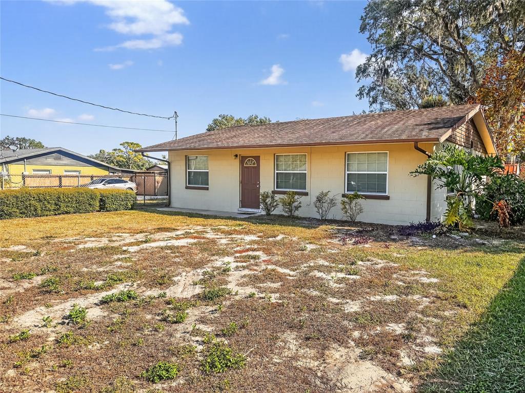 510 N BARROW AVENUE, TAVARES, FL — photo 2 of 19