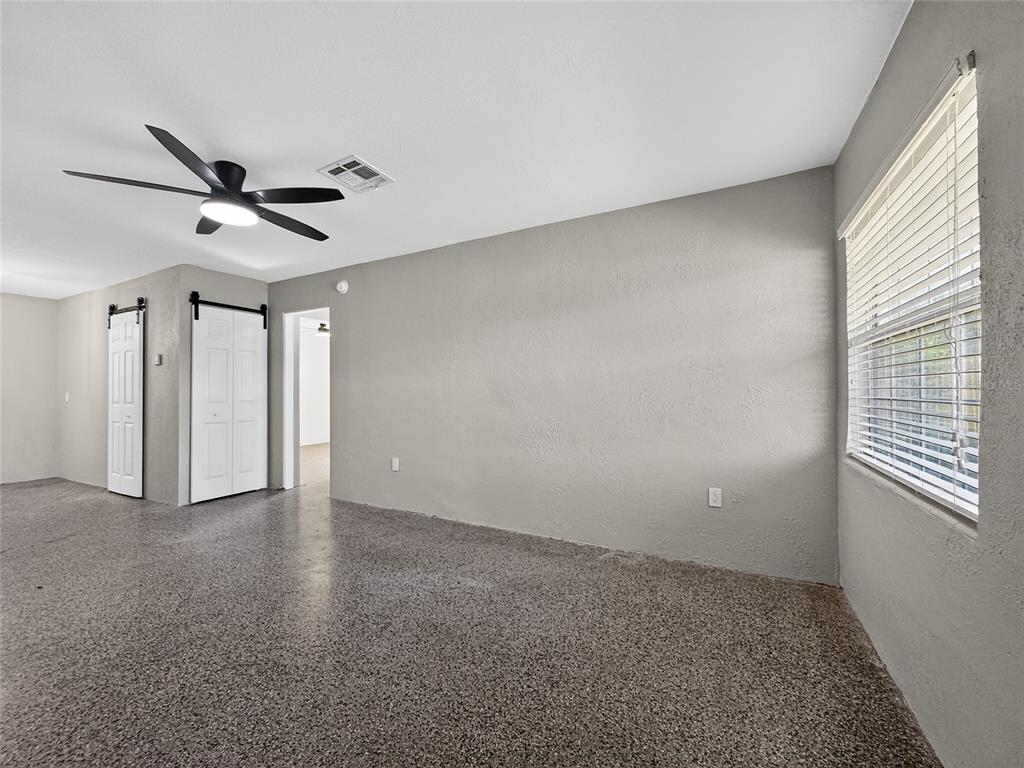 510 N BARROW AVENUE, TAVARES, FL — photo 3 of 19