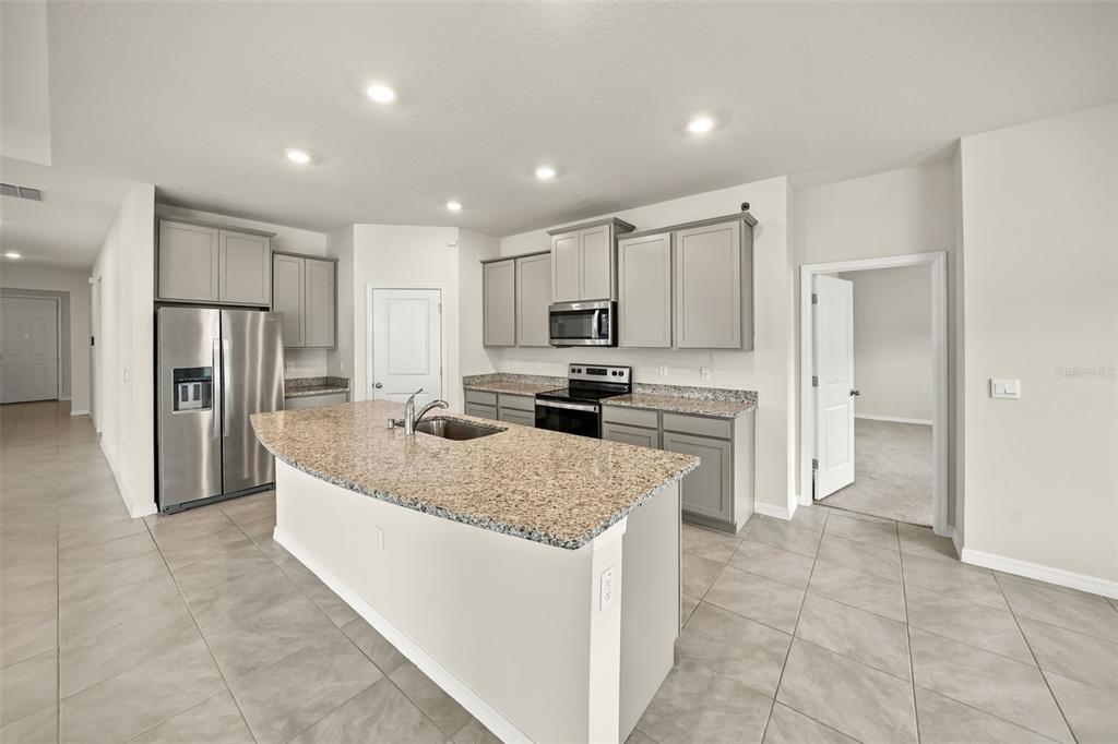 12401 SHINING WILLOW STREET, RIVERVIEW, FL — photo 5 of 18