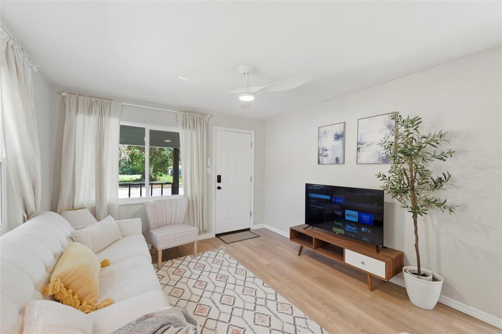 3607 E 24TH AVENUE, TAMPA, FL — photo 3 of 30