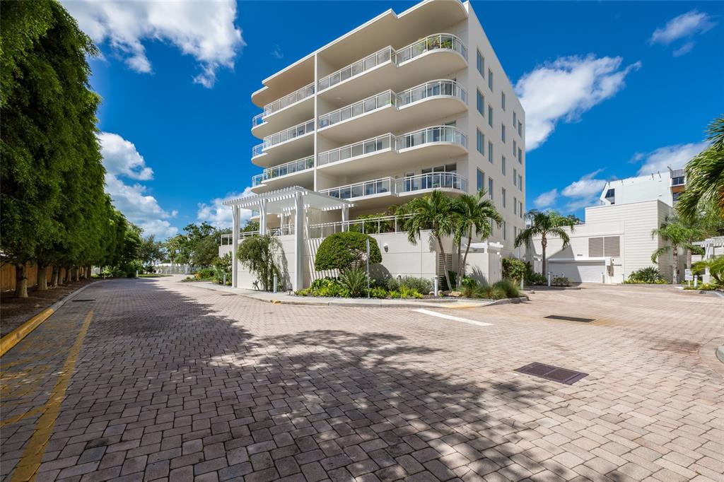 1640 SUMMERHOUSE LANE UNIT 40, SARASOTA, FL — photo 2 of 30