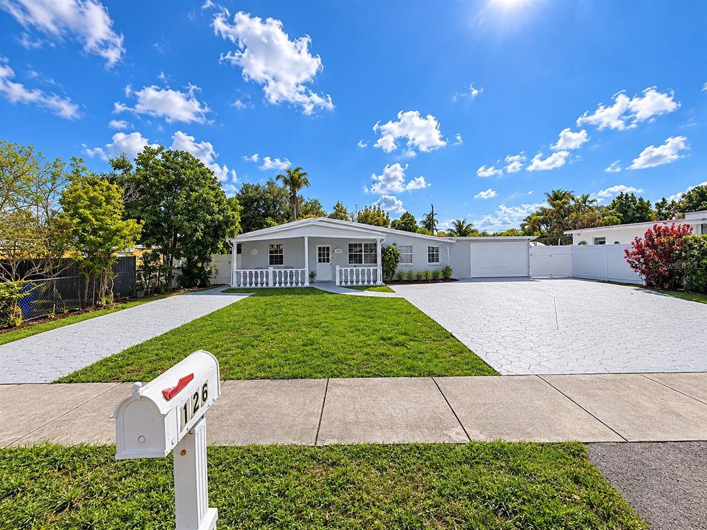 126 MIAMI GARDENS ROAD, WEST PARK, FL — photo 4 of 57