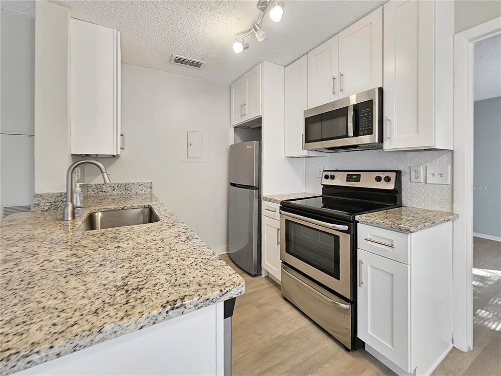 2569 GRASSY POINT DRIVE UNIT 201, LAKE MARY, FL — photo 2 of 13
