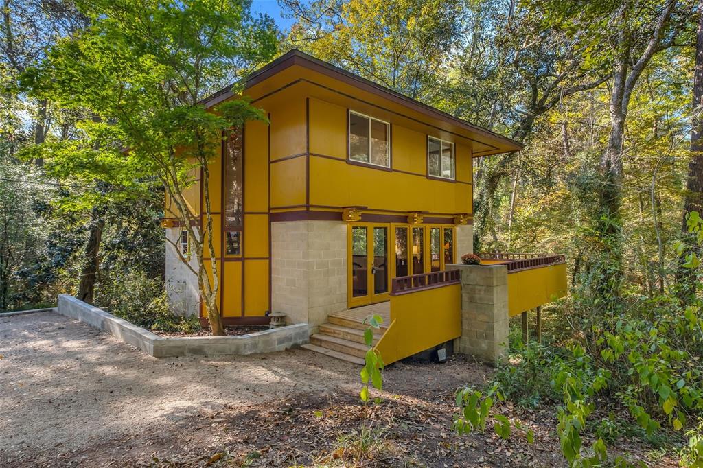 2804 GLENNIS COURT