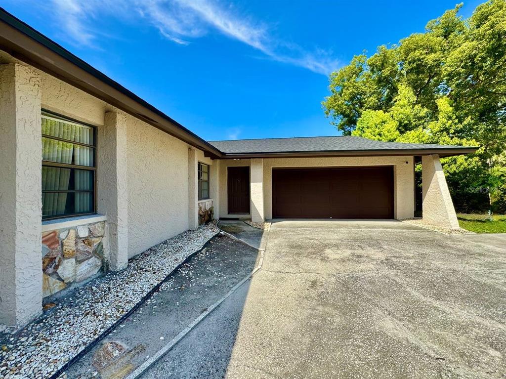 3195 CHAMBLEE LANE