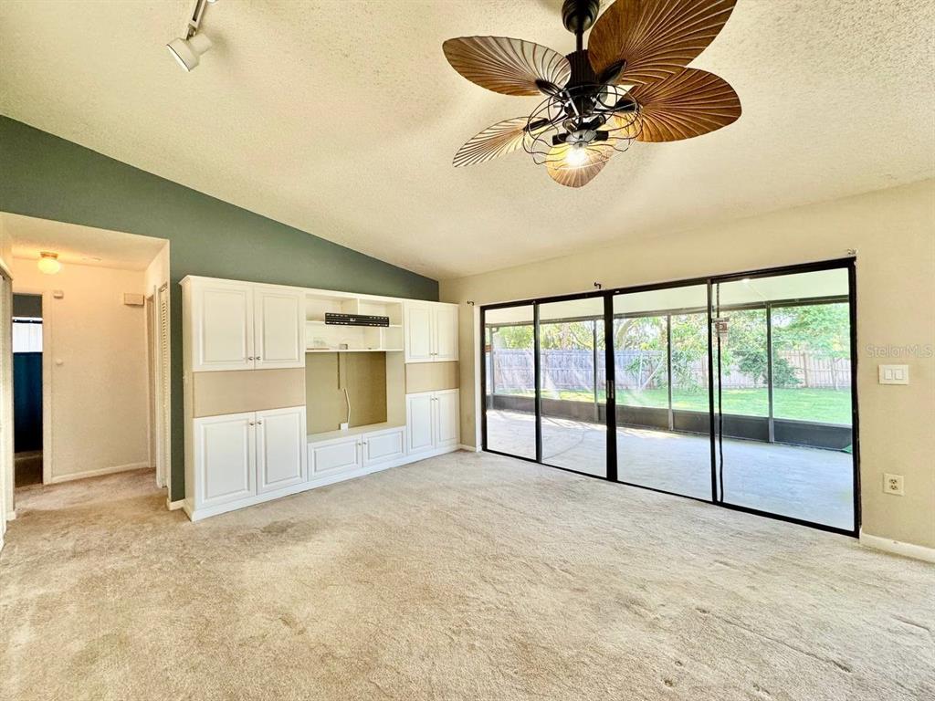 3195 CHAMBLEE LANE, CLEARWATER, FL — photo 5 of 38