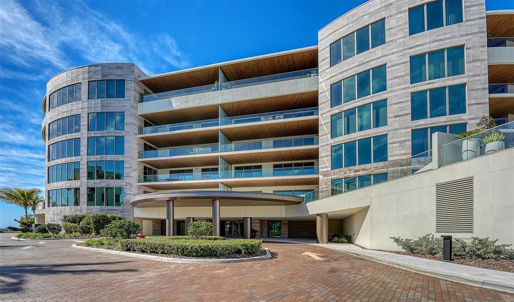 1561 GULF OF MEXICO DRIVE UNIT 404, LONGBOAT KEY, FL — photo 2 of 30