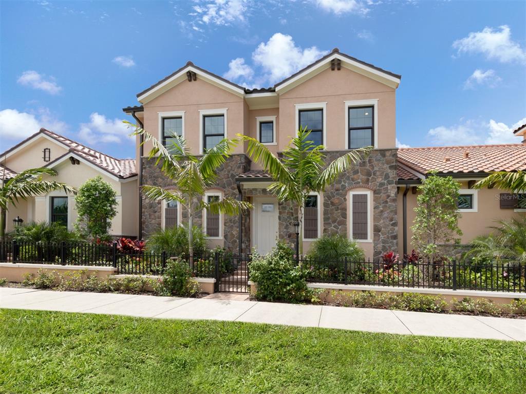 934 E VENICE AVENUE