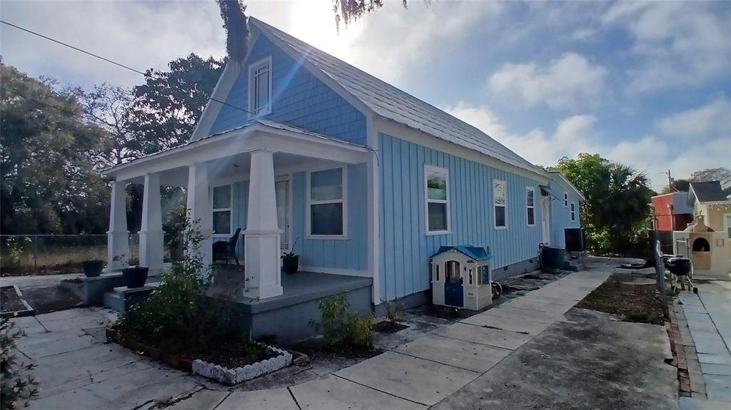 542 DIVISION STREET, TARPON SPRINGS, FL — photo 4 of 26
