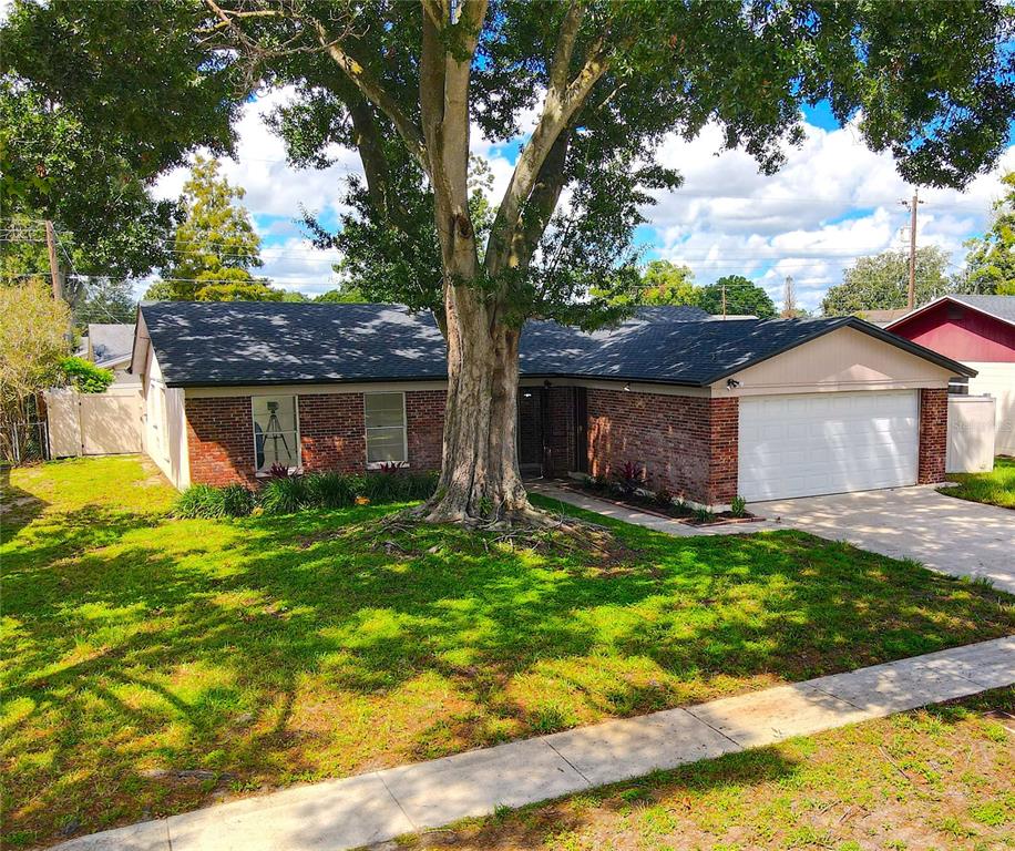 1815 LOWRY AVENUE, LAKELAND, FL — photo 4 of 30