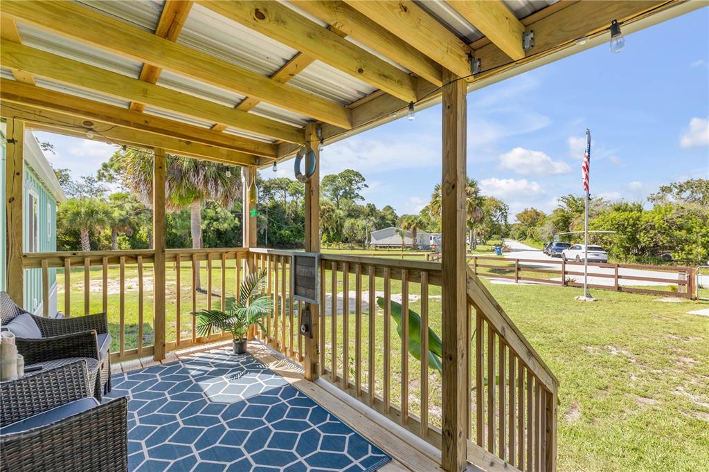 169 WEST LOOP, OAK HILL, FL — photo 5 of 30