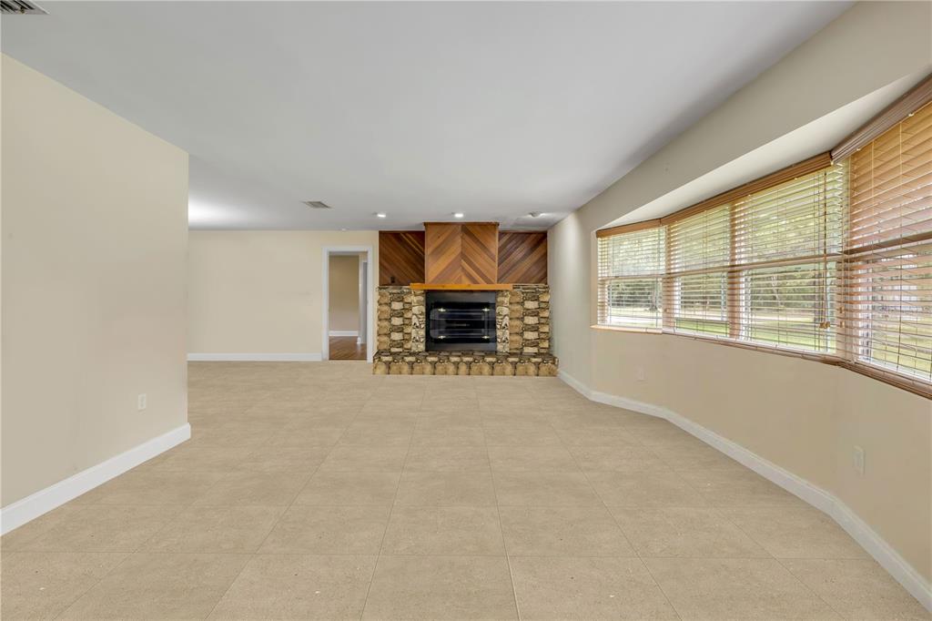 253 GRAND AVENUE, DELAND, FL — photo 4 of 23