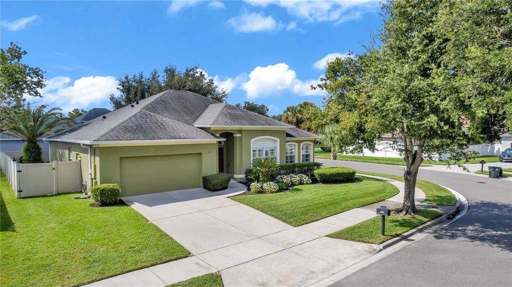330 LAKE AMBERLEIGH DRIVE, WINTER GARDEN, FL — photo 2 of 30