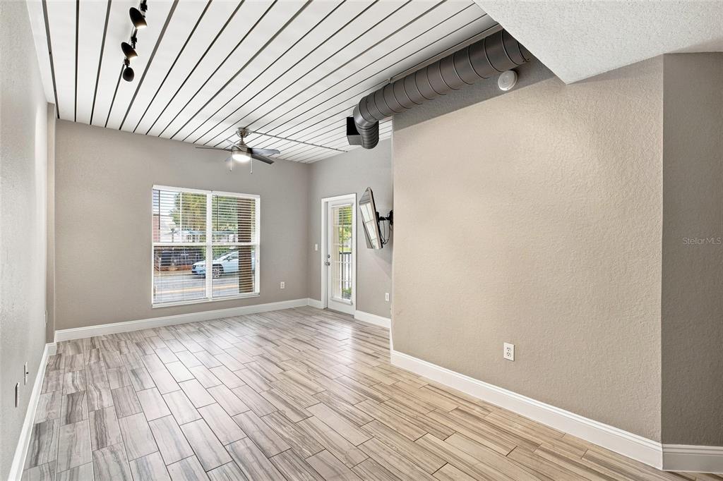 2410 W AZEELE STREET UNIT 216, TAMPA, FL — photo 5 of 27