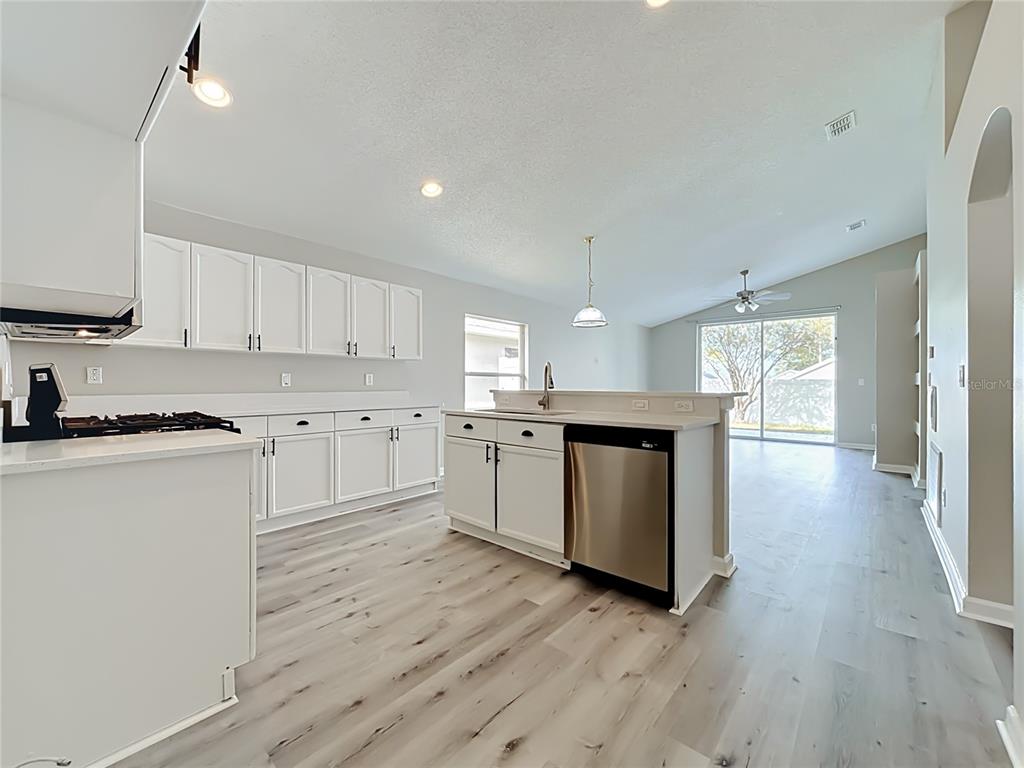 2712 WILSHIRE ROAD, CLERMONT, FL — photo 5 of 30