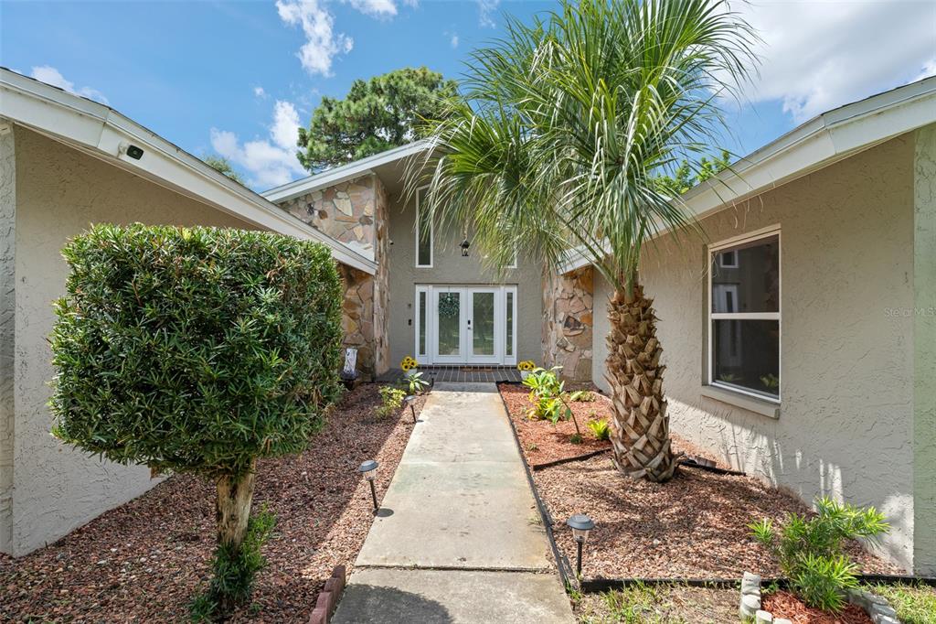425 WAYFARER COURT, TARPON SPRINGS, FL — photo 3 of 35