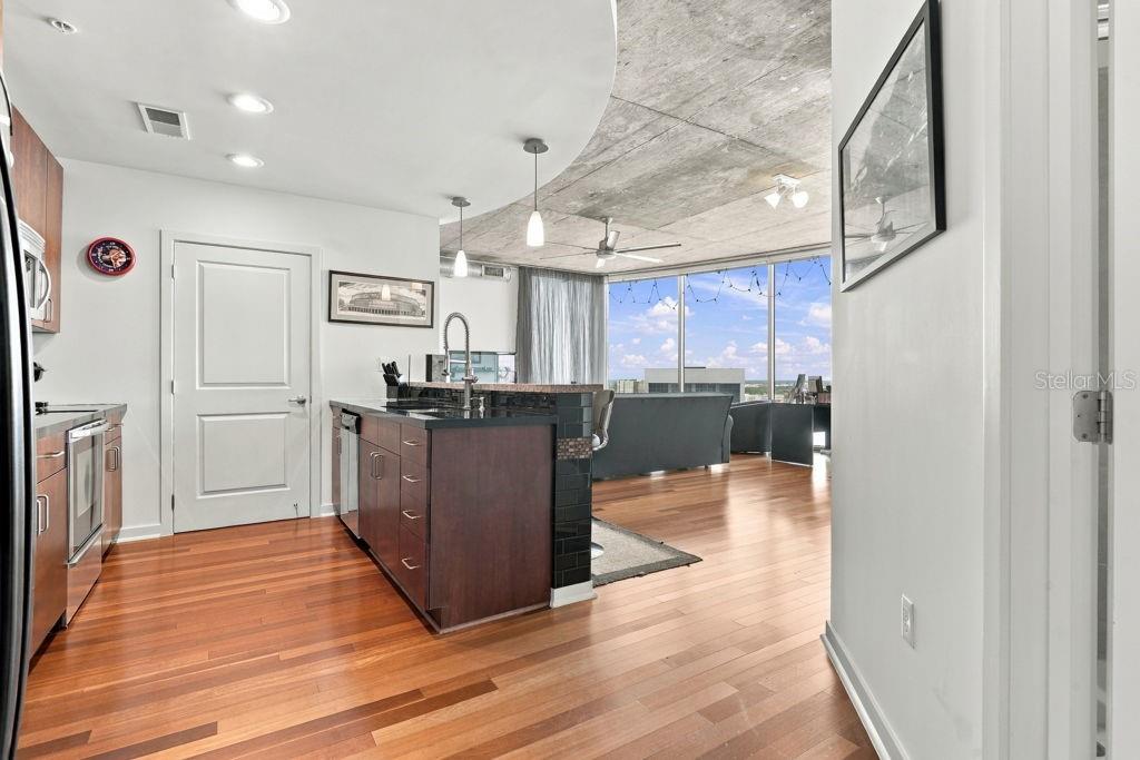 155 S COURT AVENUE UNIT 1816, ORLANDO, FL — photo 5 of 48