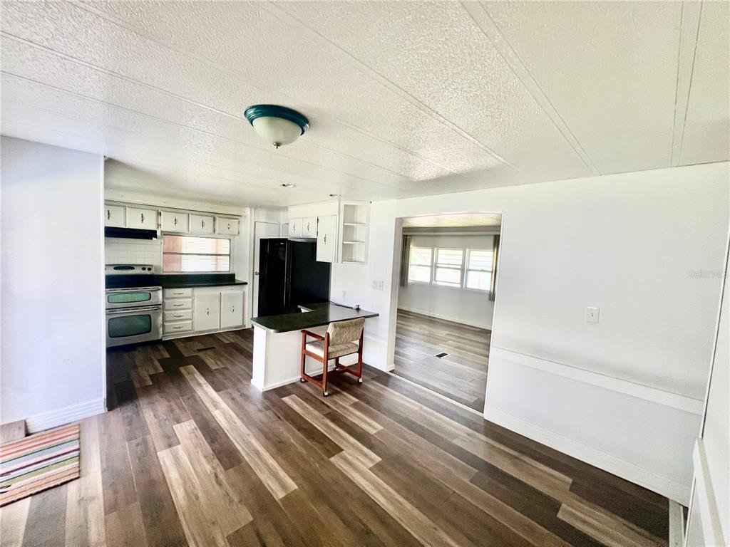 10811 FREEDOM DRIVE, PORT RICHEY, FL — photo 4 of 30