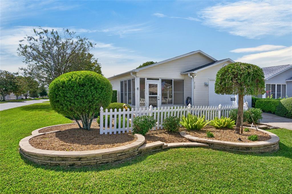 2124 ESCOBAR AVENUE, THE VILLAGES, FL — photo 2 of 61