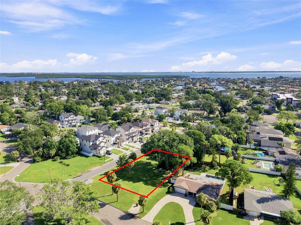 4647 VENETIAN BOULEVARD NE, ST PETERSBURG, FL — photo 4 of 10