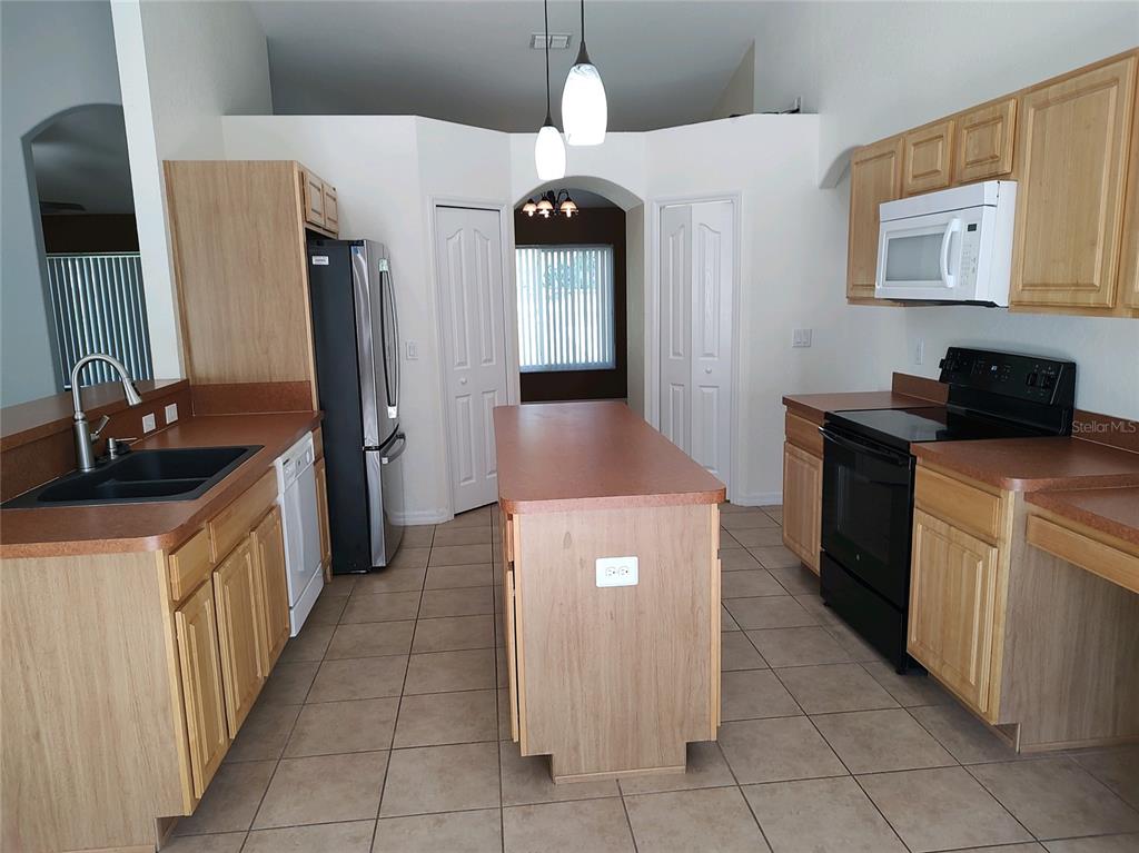 11267 OLD SQUAW AVENUE, WEEKI WACHEE, FL — photo 4 of 16