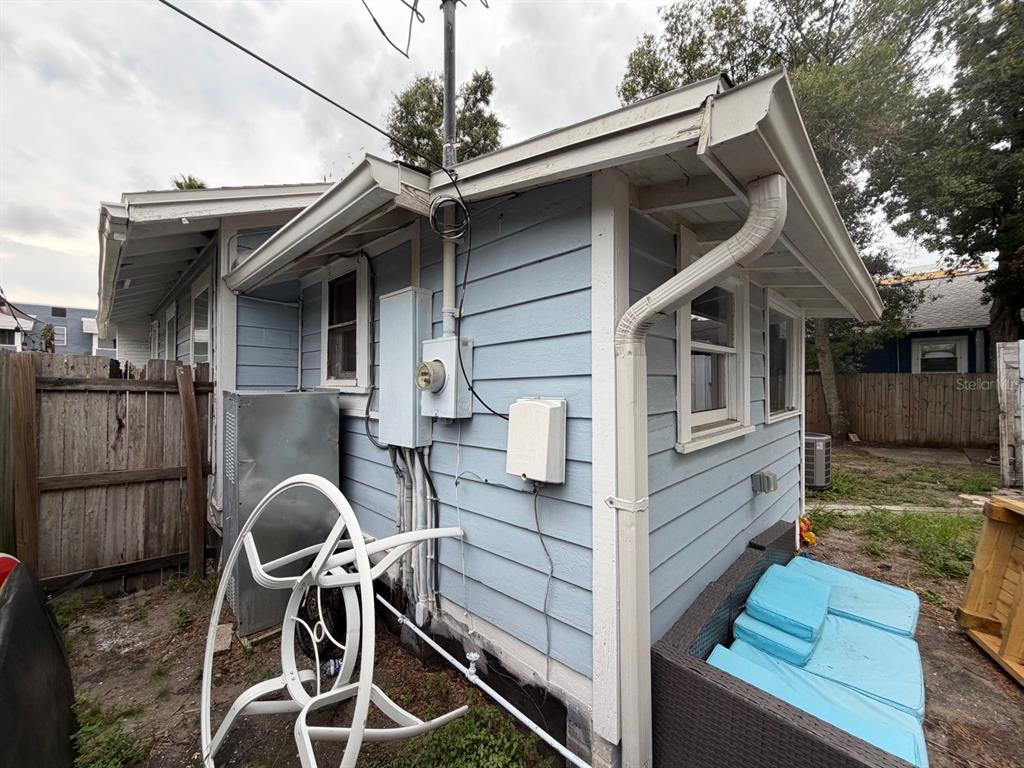 618 15TH STREET N, ST PETERSBURG, FL — photo 4 of 56