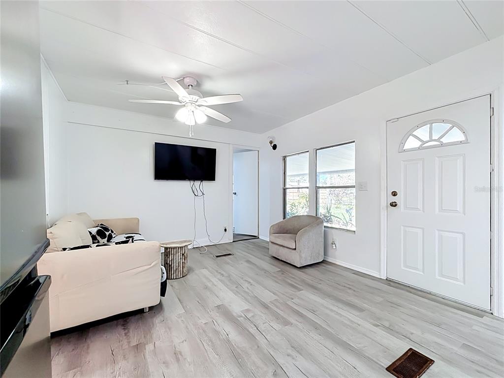 1726 FLINT DRIVE, AUBURNDALE, FL — photo 2 of 44