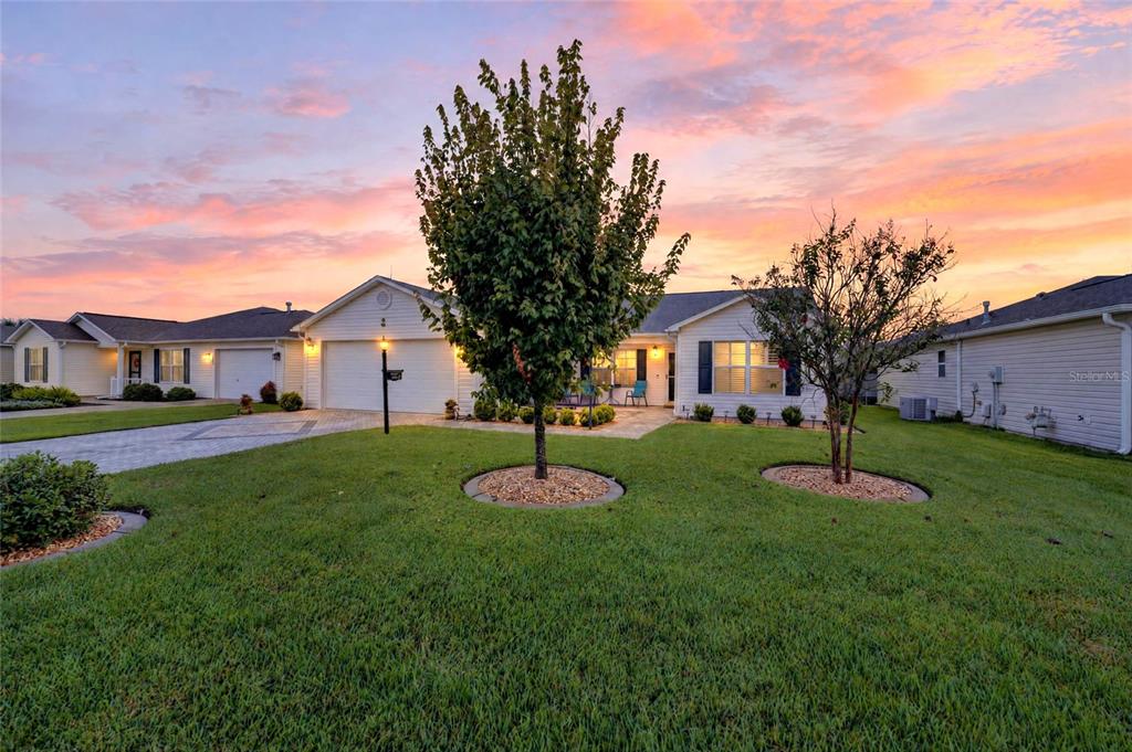 954 BARRYMOORE LOOP, THE VILLAGES, FL — photo 2 of 27
