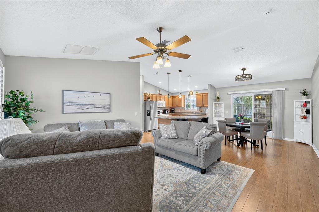 954 BARRYMOORE LOOP, THE VILLAGES, FL — photo 4 of 27